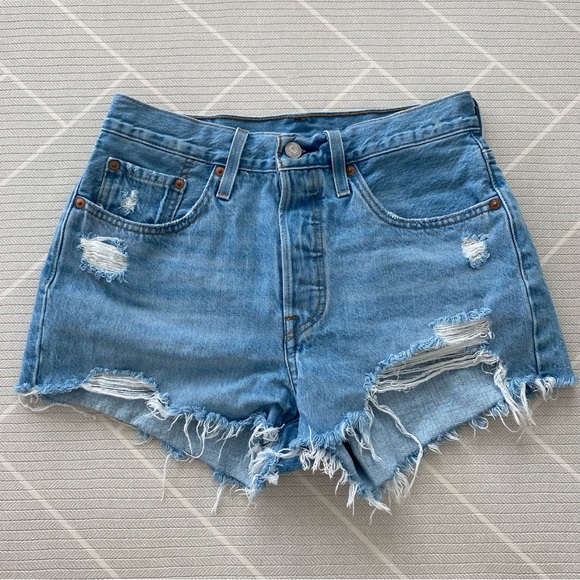 Levi's 501® Original Fit High-Rise Jean Shorts Women's size 27 - Picture 1 of 9